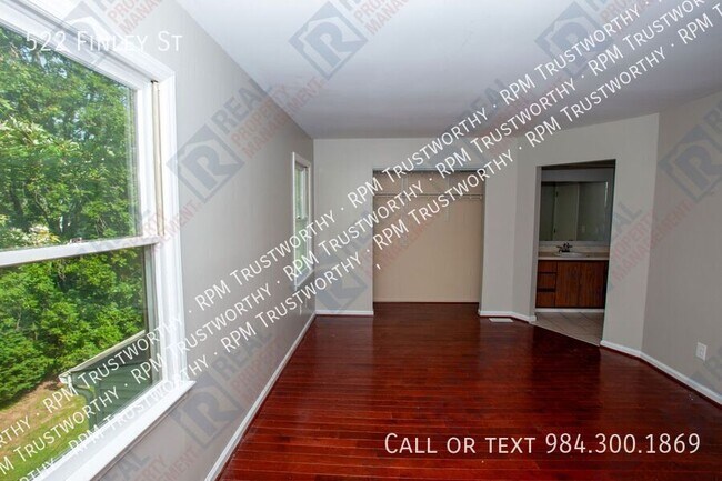 Building Photo - 522 Finley St
