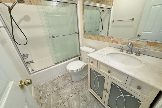 Building Photo - 808 Coriander Dr