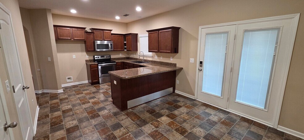 Building Photo - 7417 Golden Apple Dr