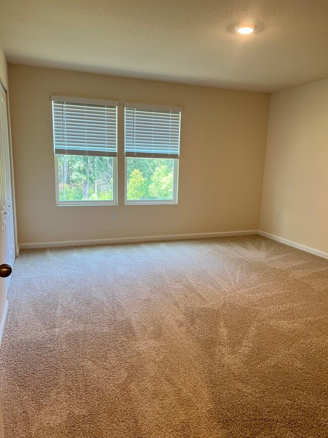 Building Photo - 221 Talulla Trl