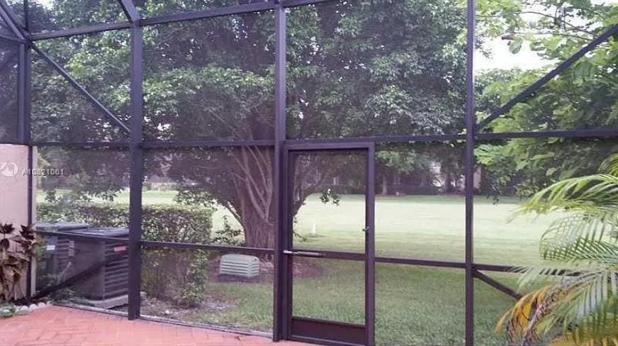 Building Photo - 3961 Adra Ave