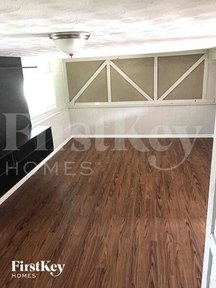 Building Photo - 2S383 Riverside Ave