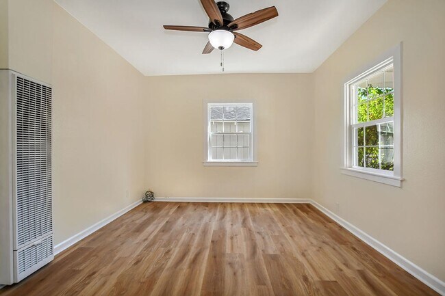 Building Photo - Charming Martinez 1bed / 1bath