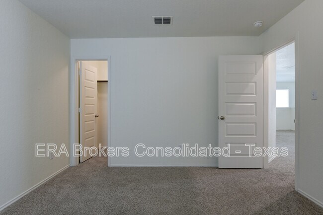 Building Photo - 5407 Shasta Pl