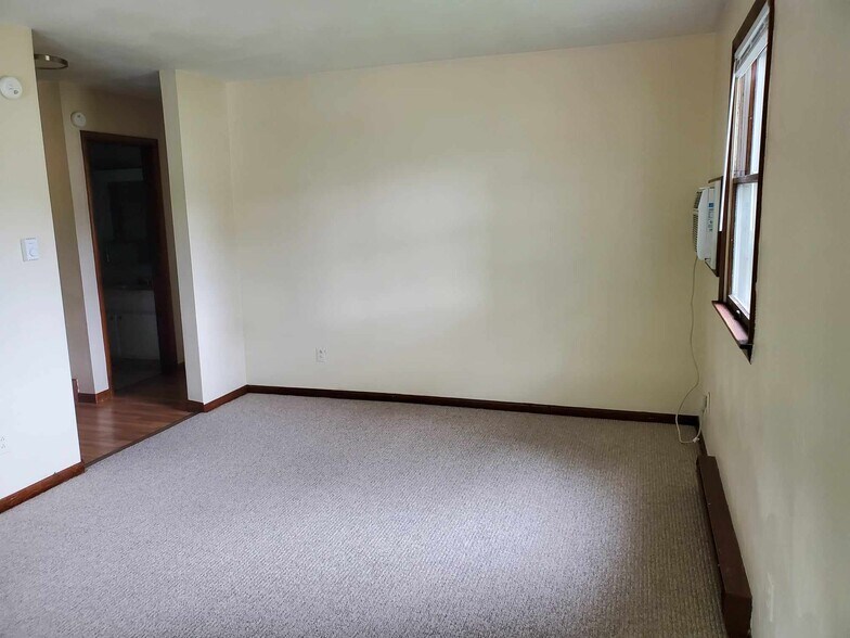 Building Photo - 435 Burns Ave