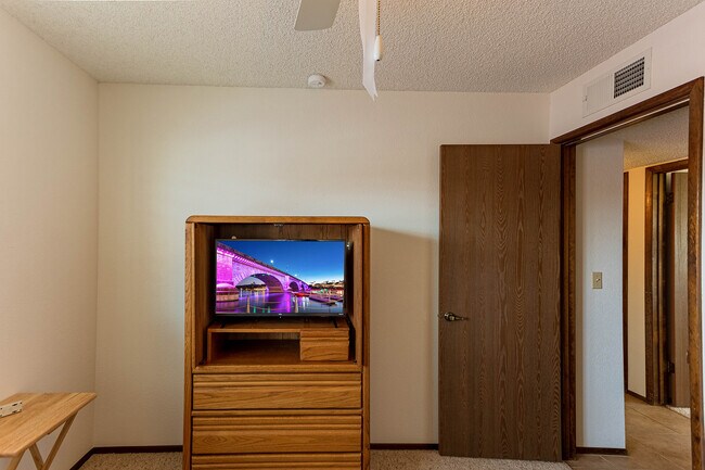 Building Photo - 3165 Silver Arrow Dr