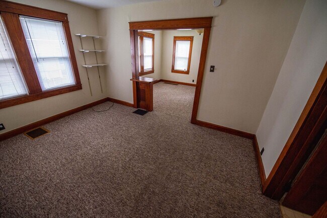 Building Photo - 112 E 15th St