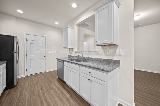 Building Photo - 711 Lackey St