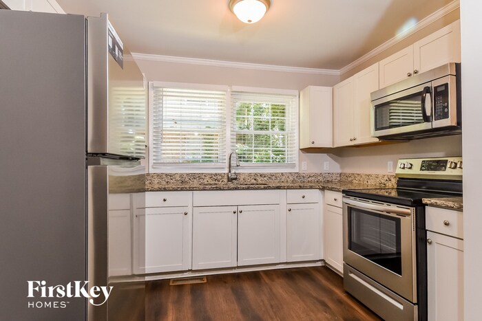 Building Photo - 2314 Killarney Dr