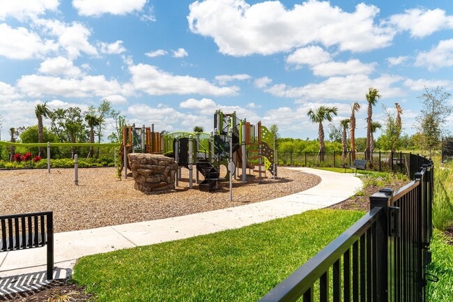 Building Photo - 3 Bedroom Villa - Star Farms