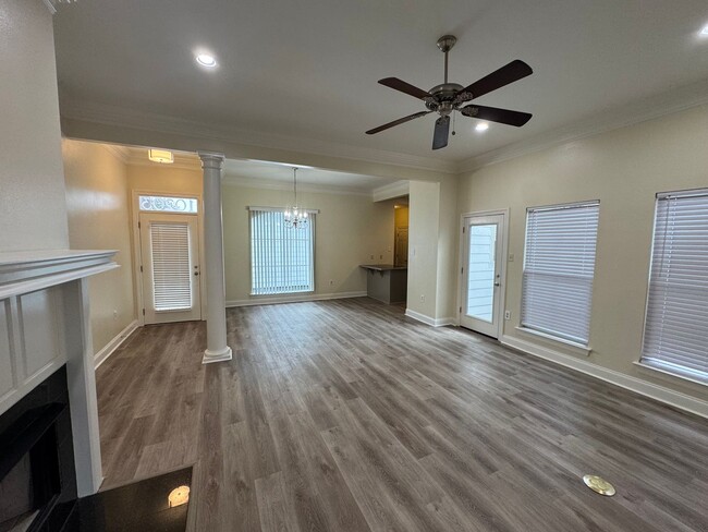 Building Photo - 3BD 2BA House for rent in Bluebonnet Subdi...