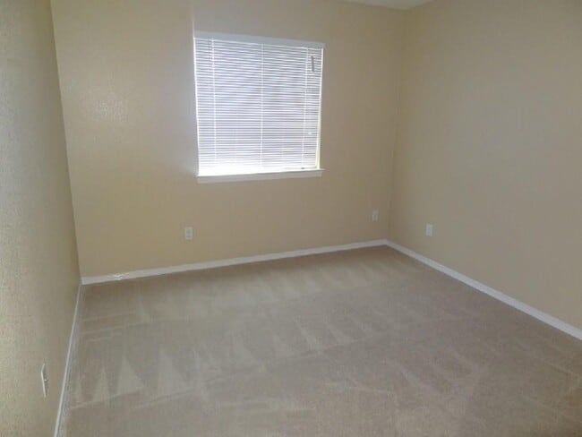 Building Photo - 12325 Sombra Grande Dr