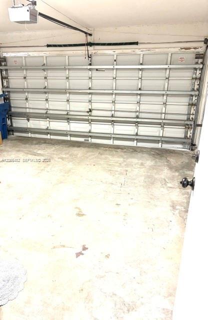 Building Photo - 16850 Crestview Ln