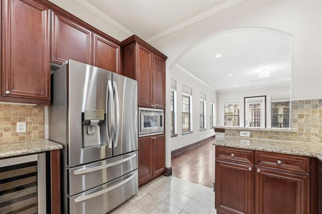 Building Photo - 1020 Pavillion St