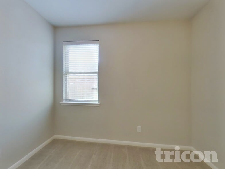 Building Photo - 410 Heatherton Hill Dr