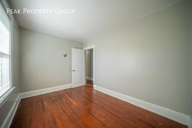Building Photo - 1451 N 6th St