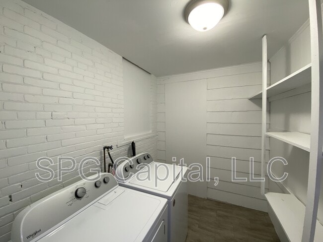 Building Photo - 31 W 3rd St