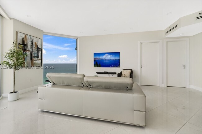 Building Photo - 7330 Ocean 2404