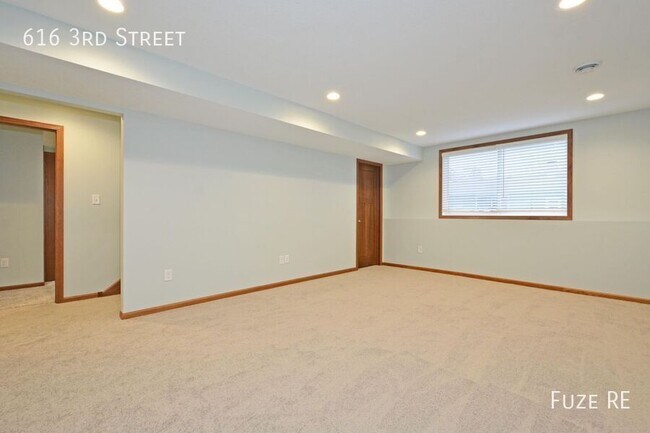 Building Photo - 616 N 3rd St