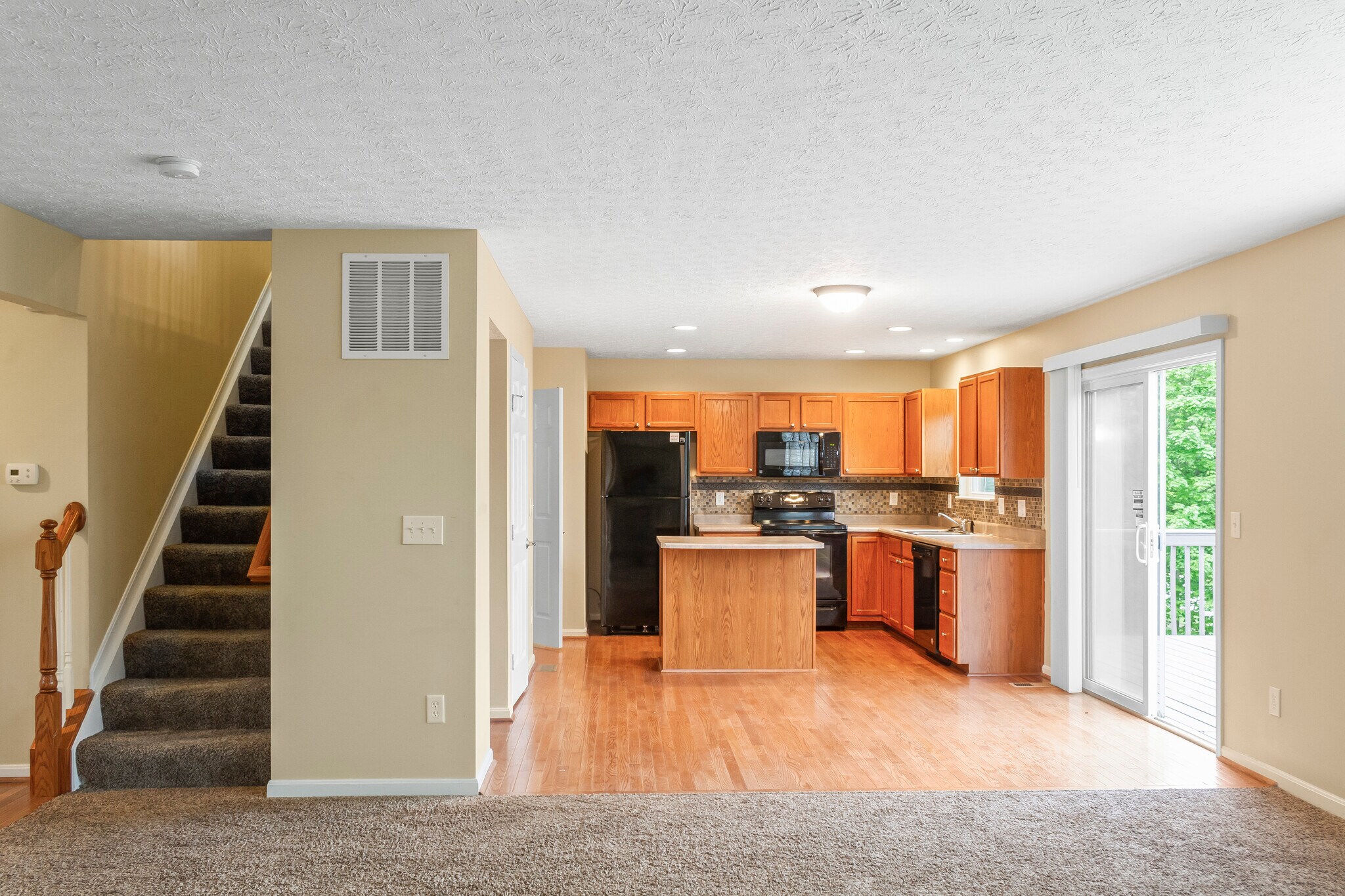 Building Photo - 2748 Pebble Creek Way