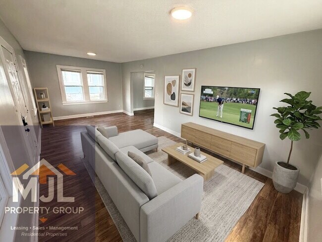 Building Photo - Updated 3 Bedroom / 1 Bath Home In KCMO *READY NOW*