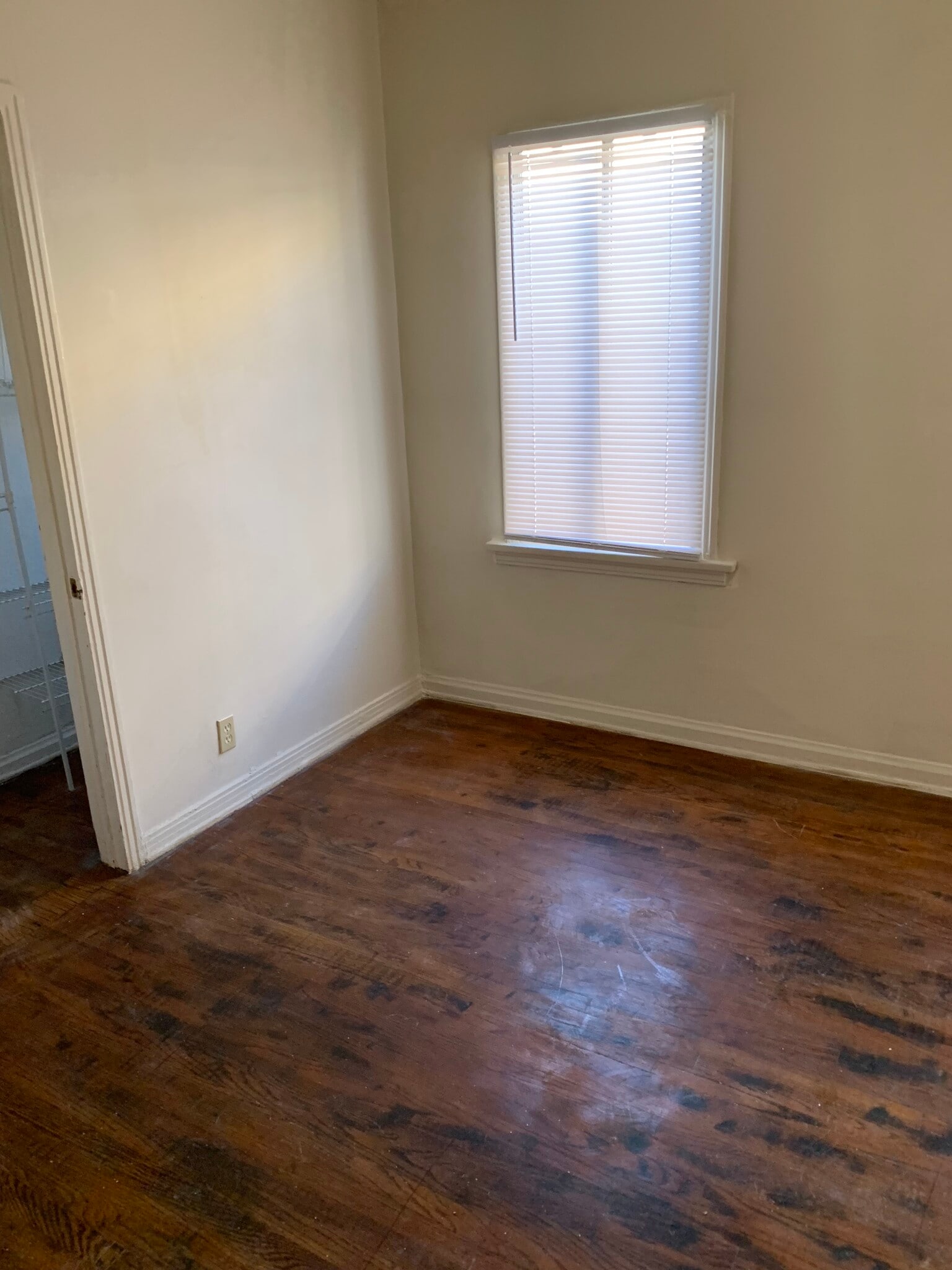 Upstairs Bedroom With Large Walk-In Closet - 822 S Curson Ave