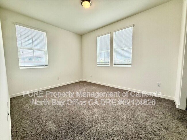 Building Photo - 1823 Pico St