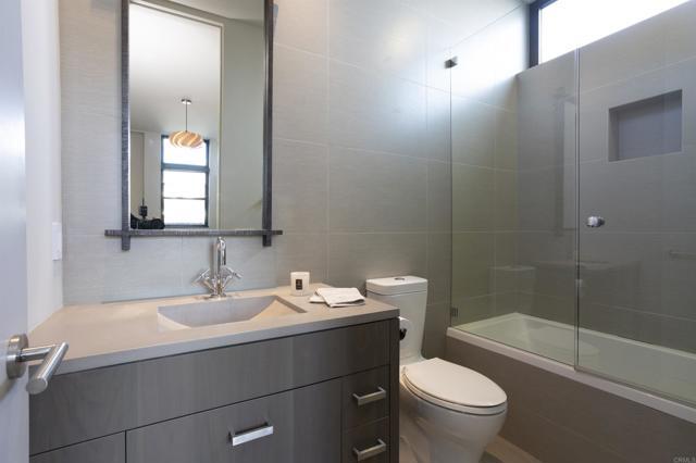 Building Photo - 2722 Camino Del Mar