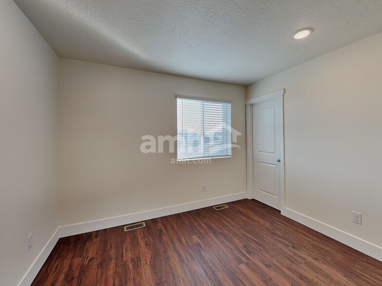 Building Photo - 9516 Aviara St