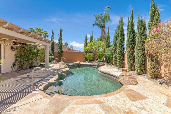 Building Photo - 79886 Dandelion Dr