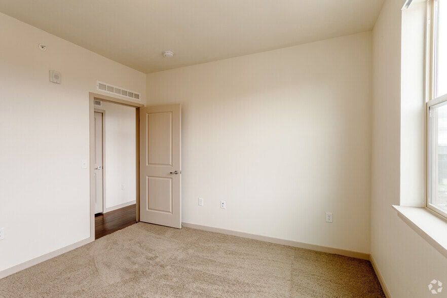 1BR, 1BA - 623 SF - Crisman Apartments