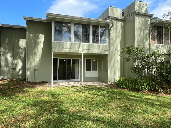 Building Photo - Charming 2-Bedroom Apartment Home in The Fairways – Silver Springs Shores