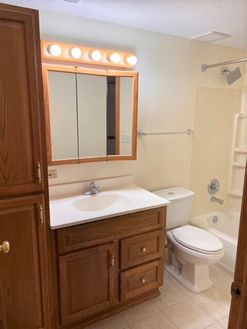 Full Bath-Lower level - 4551 Scott Trl