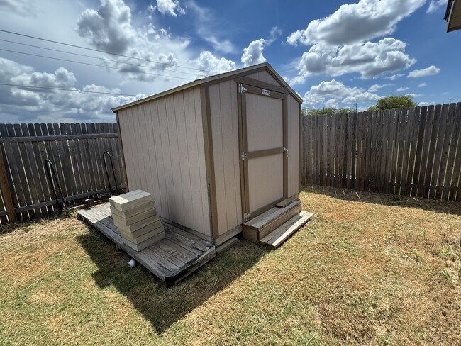 Building Photo - 237 Escondido Cir