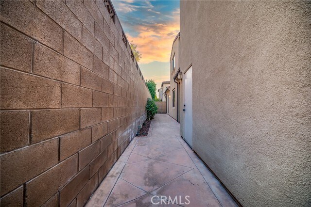 Building Photo - 70 Latitude