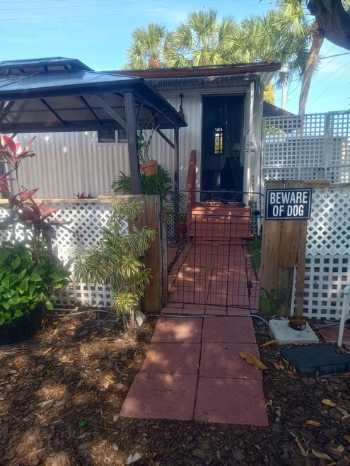 Building Photo - 200 NW 48th Ct