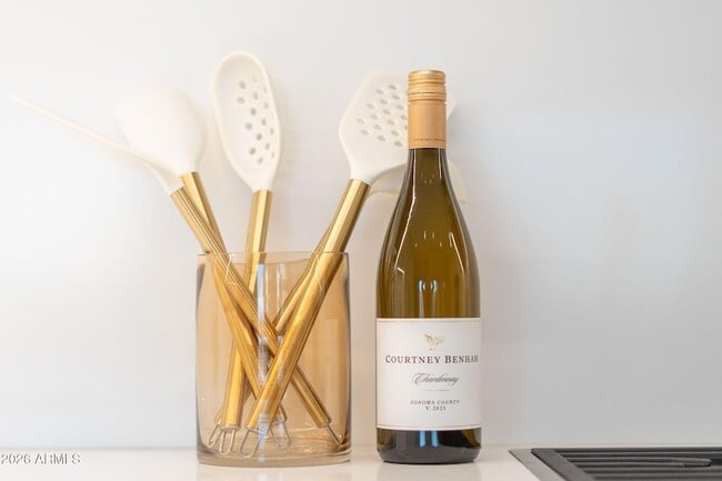 Building Photo - 6587 N Palmeraie Blvd