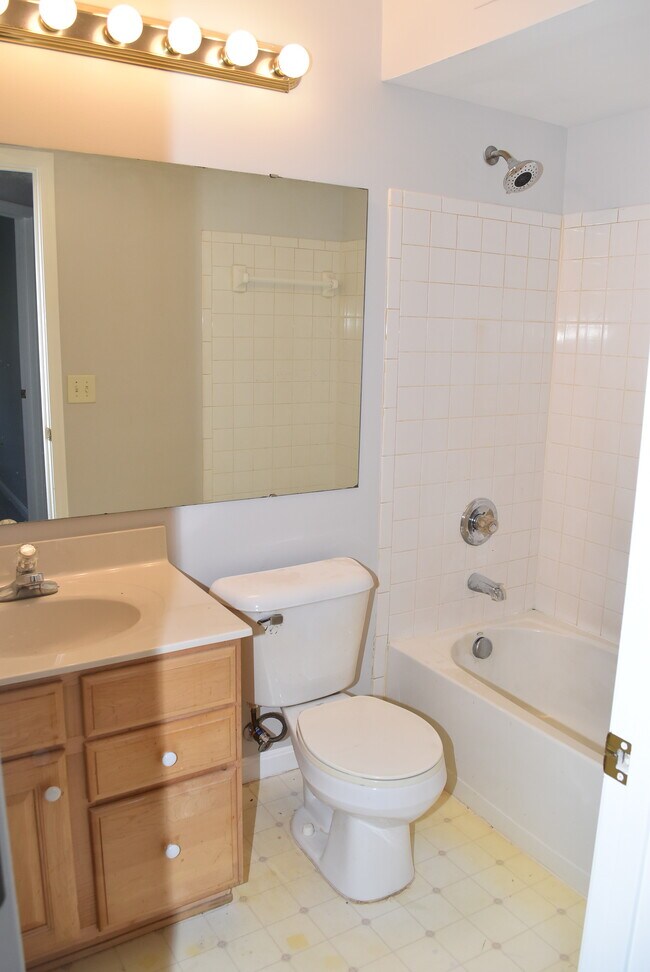 Building Photo - 5612 Baywatch Way