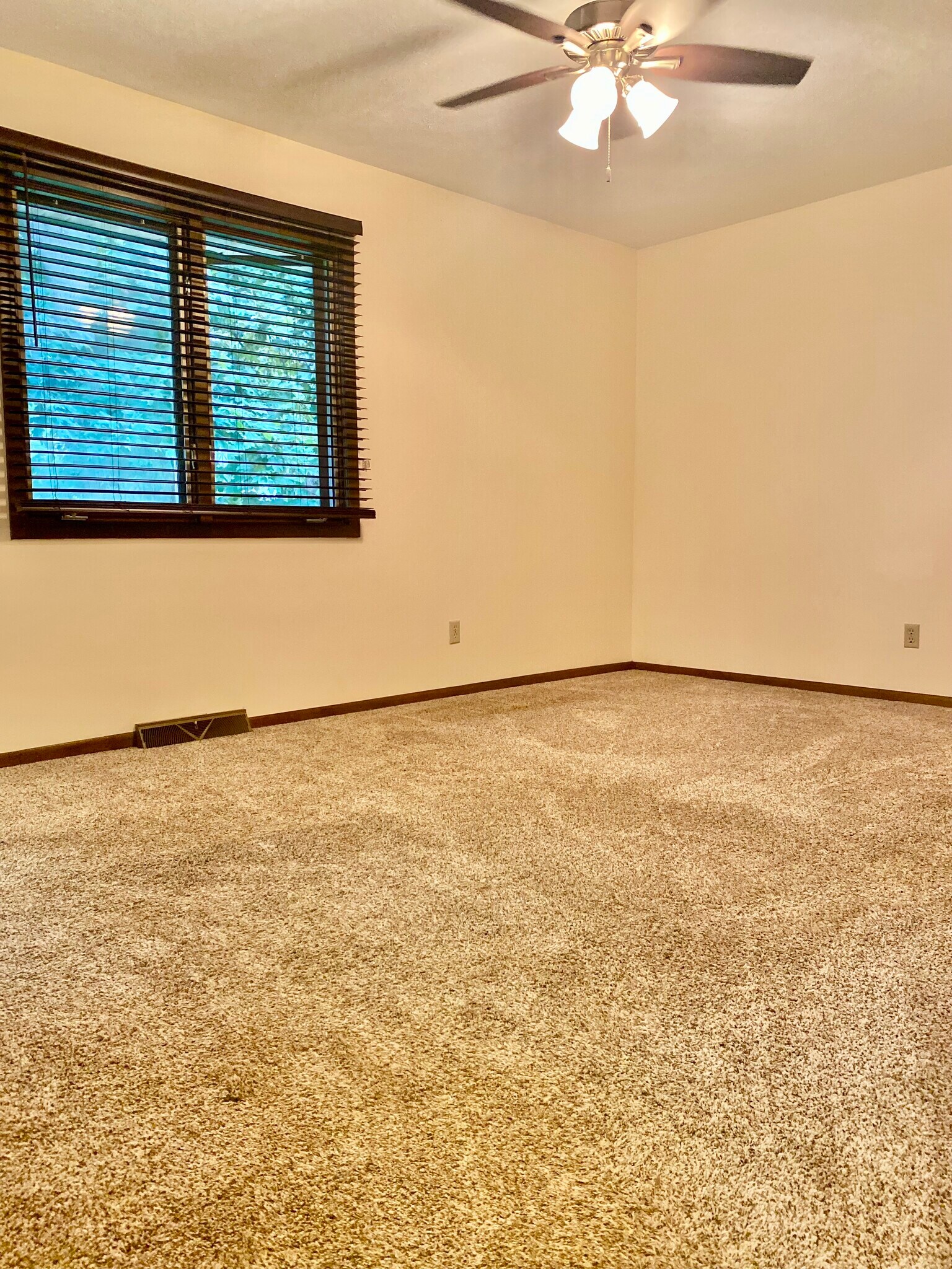 Building Photo - 120 Bunn Dr