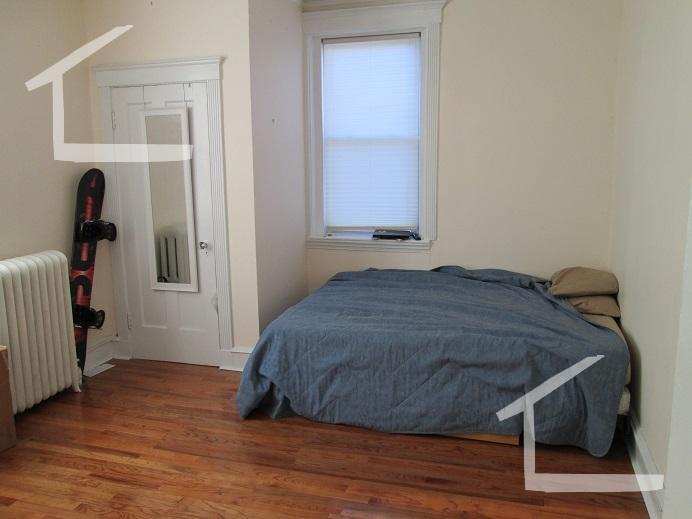 Building Photo - 324 Saint Paul St