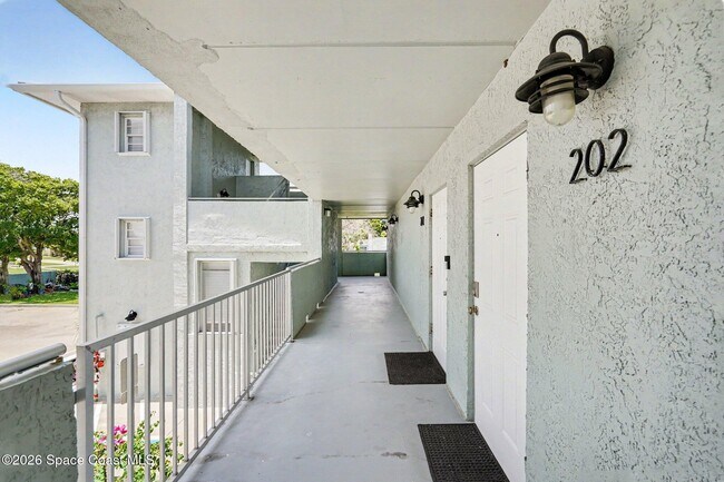 Building Photo - 303 Audubon Dr