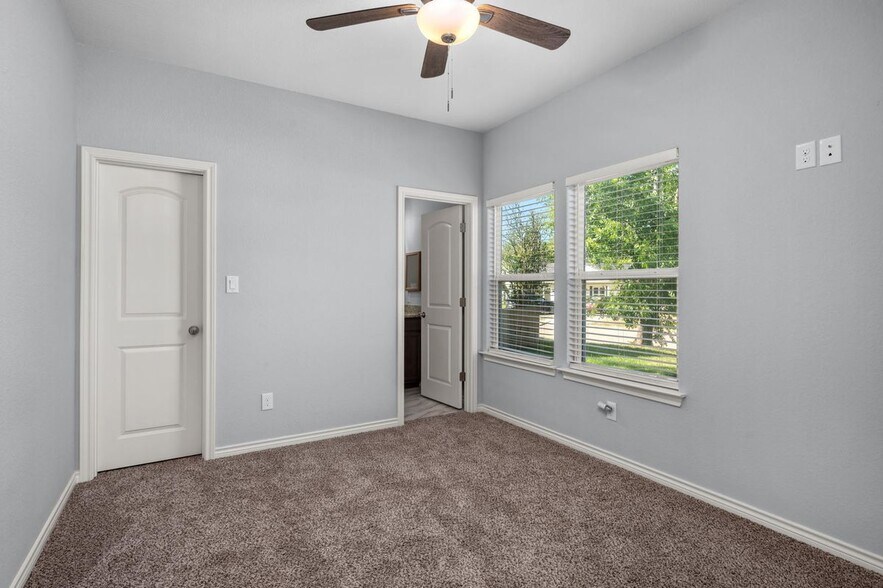 Building Photo - 1314 Antone St