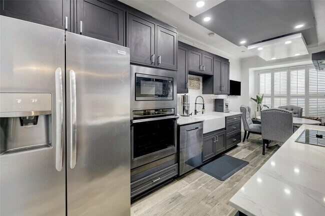 Building Photo - 9619 Doliver Dr