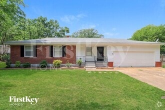 Building Photo - 3021 Chaucer Ln