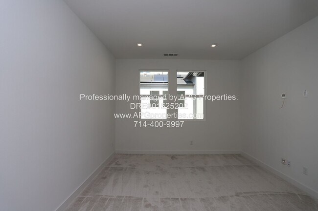 Building Photo - 1511 W Bushell St