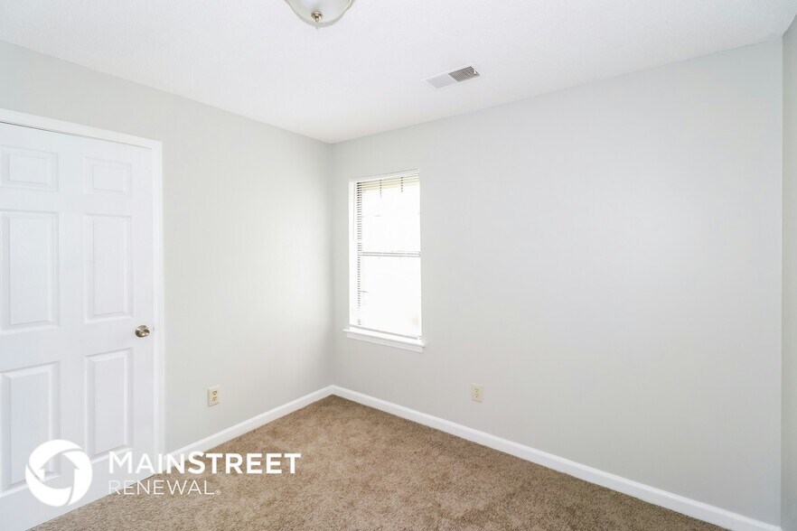 Building Photo - 6349 Valleydale Dr