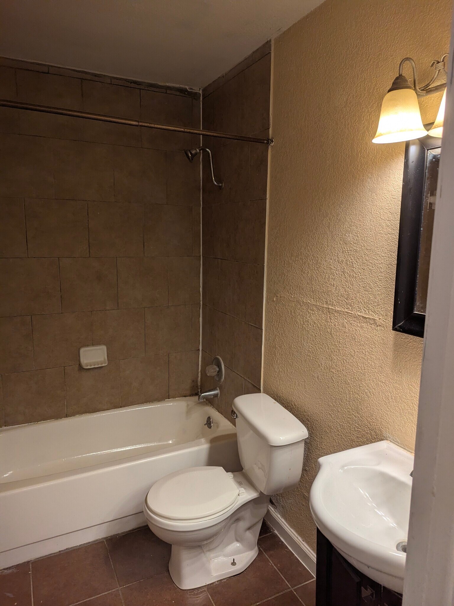 Building Photo - 1322 Bayou Dr