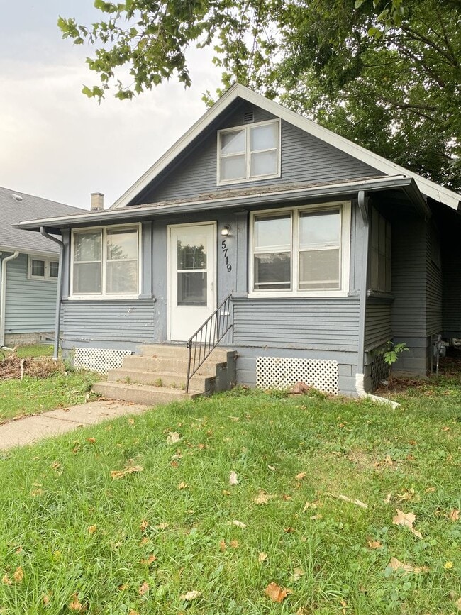 Building Photo - 3 bedroom 1 bath house!