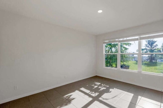 Building Photo - 1004 Heron Sound Dr