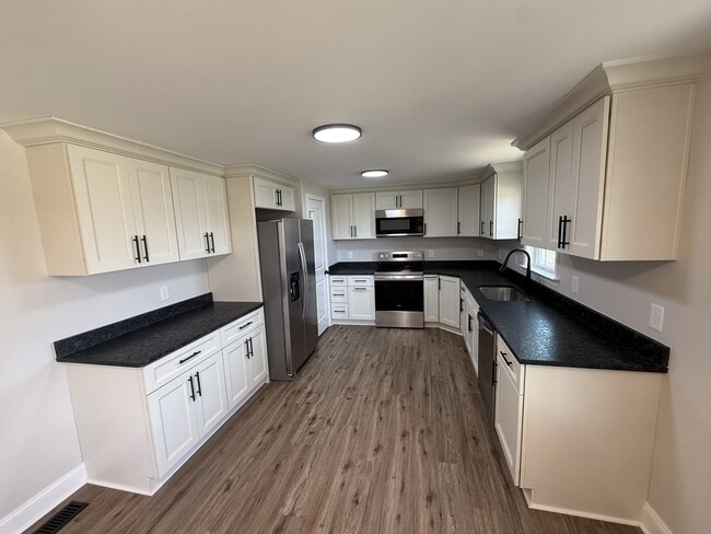 Building Photo - 126 Red Kirby Rd